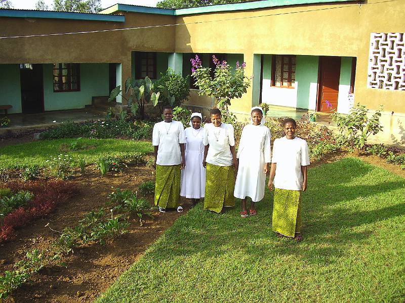 0052 Binnentuin Karibu I Bunia.JPG